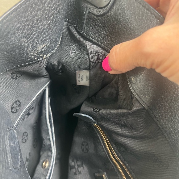 Tory Burch THEA HOBO black leather bag - Picture 8 of 15